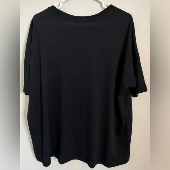 Nike Black Tee with White Graphic - Picture 2 of 4